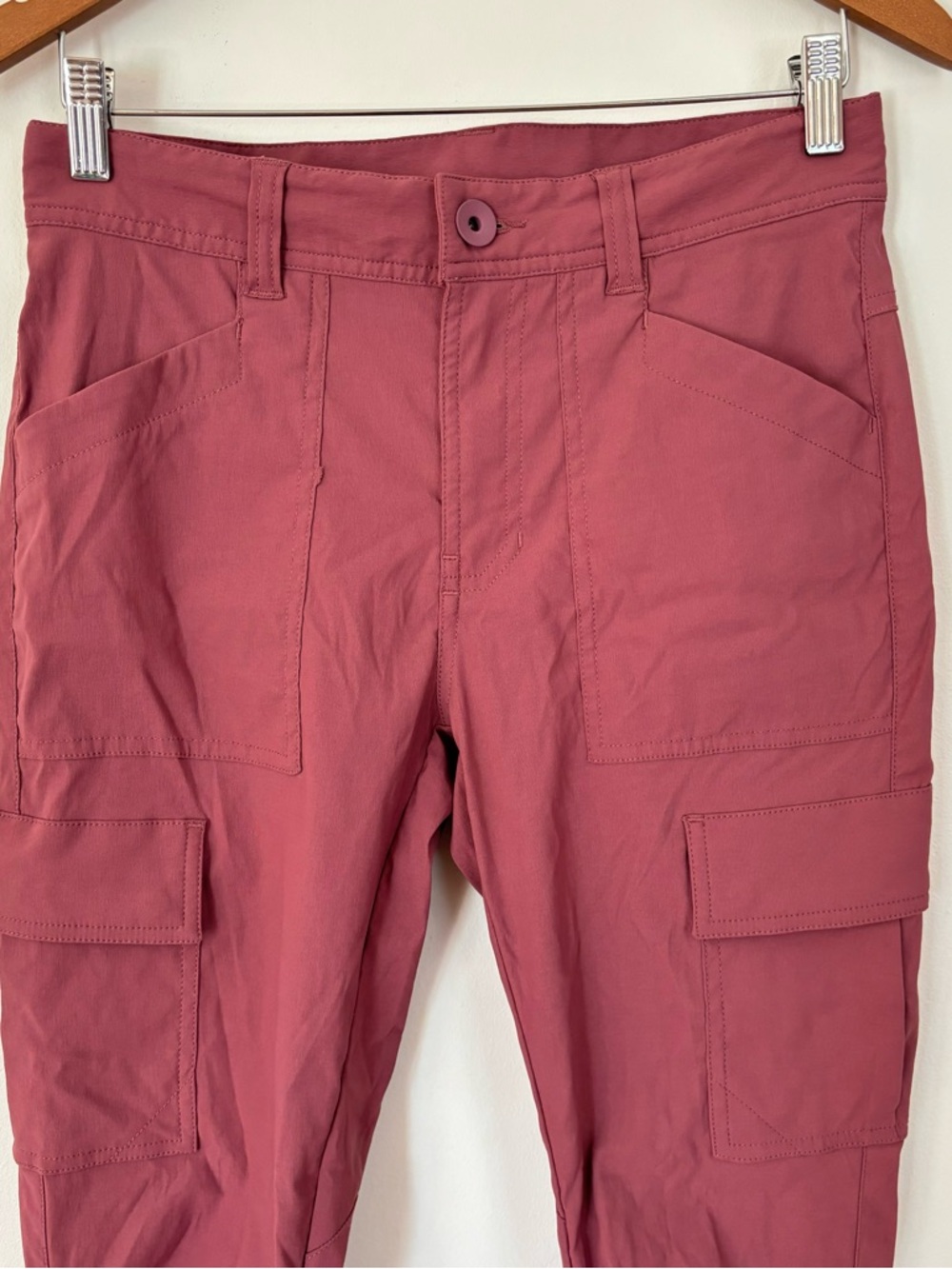 MEC Dusty Rose Cargo Pants Size 6 Hiking Outdoor Stretch Utility